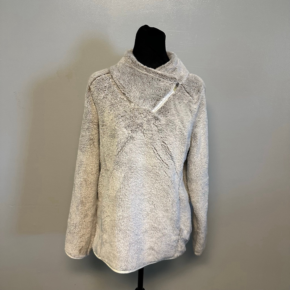 Women's St. John's Bay Gray Faux Fur Cowl Neck Sweater size medium pullover